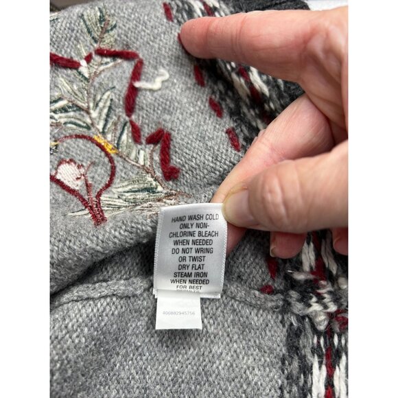 Cardinal & Snowflake Embroidered Zip-Up Ramie Wool Blend Womens large sweater - Picture 7 of 8